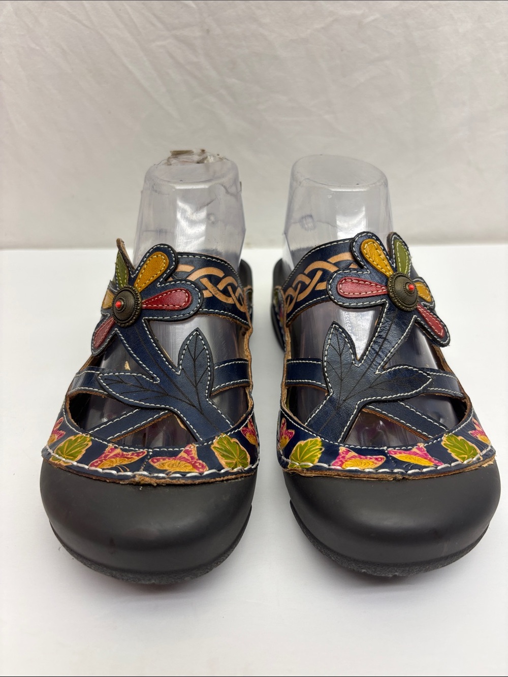 Women's Elite Navy Floral Cutout Comfort Clogs, size 6, box 46